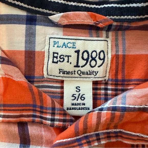 Boys 5/6 Children’s Place button down shirt - Picture 2 of 2